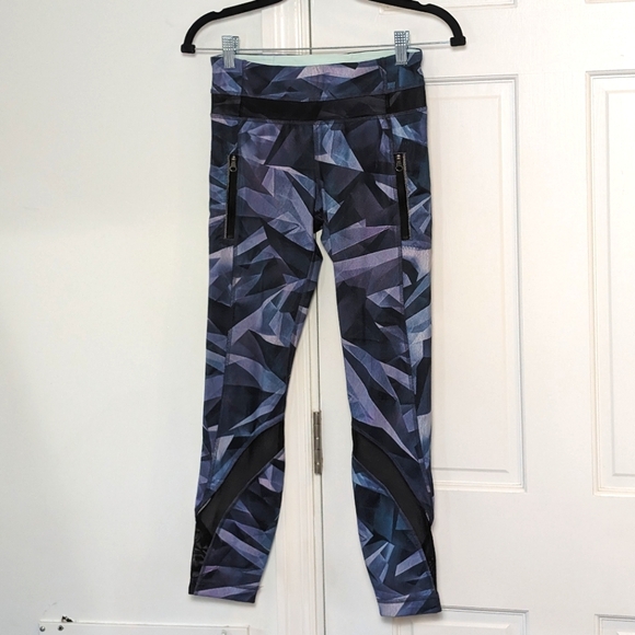 EUC Lululemon Inspire Tight II (Mesh) Pretty Prism Multi / Black Blue Purple | 4 - Picture 2 of 11